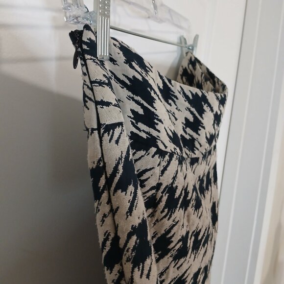 Ann Taylor Skirt Women's Size 10 Black Cream Houndstooth Print Zipper Closure - Picture 3 of 7
